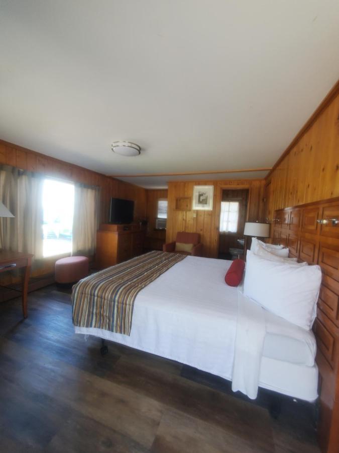 Bayview Lakefront Inn เซนต์อิกเนซ ภายนอก รูปภาพ